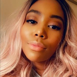 Meet your Posher, Adja